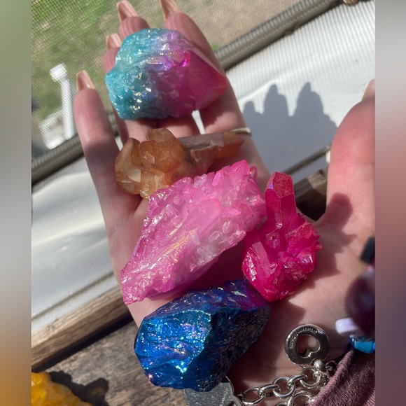 Showing - Picture 2 of 16